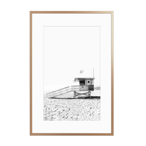 Lifeguard tower BW