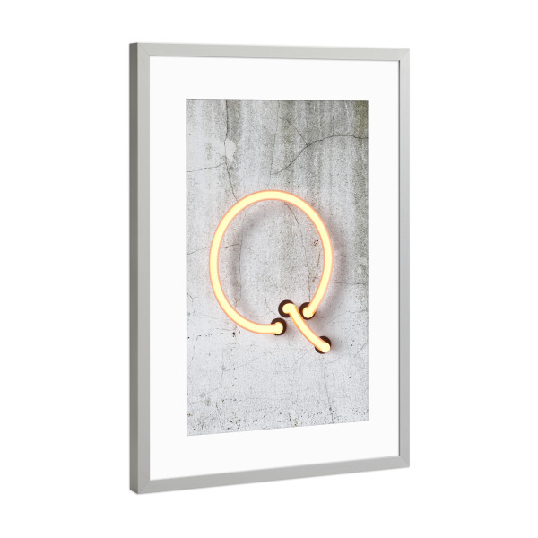 Poster mit Rahmen Silber "Neon Alphabet On - Q" artboxONE - Buchstaben / Q - Buchstabenset-neon1,Buchstabe-q,Q,Neon sign,Neon art,Abc
