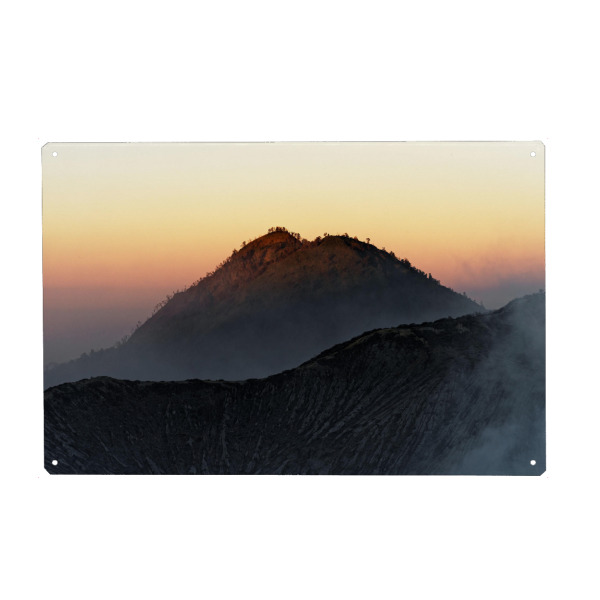 Metall Poster "Erstes Tageslicht am Vulkan" artboxONE - Reise,Reise / Asien