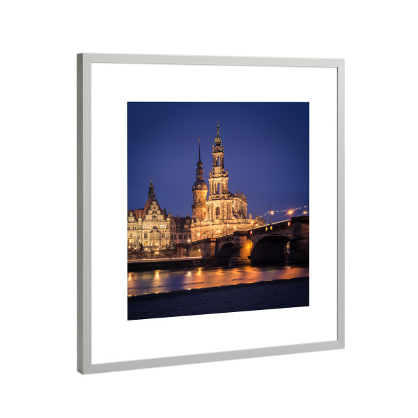 Poster mit Rahmen Silber "Barockkirche in Dresden" artboxONE - Städte / Dresden - Kirche,Elbe,Blaue stunde,Deutschland