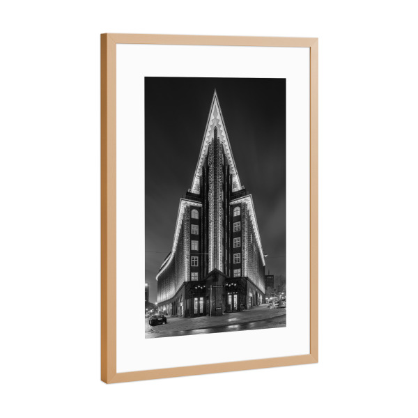 Poster mit Rahmen Kupfer "Chilehaus Hamburg schwarz-weiß" artboxONE - Städte / Hamburg,Schwarzweiß