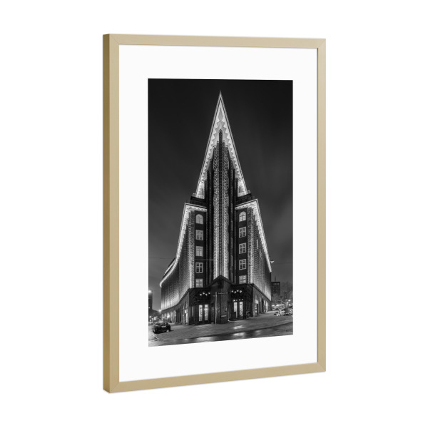 Poster mit Rahmen Gold "Chilehaus Hamburg schwarz-weiß" artboxONE - Städte / Hamburg,Schwarzweiß