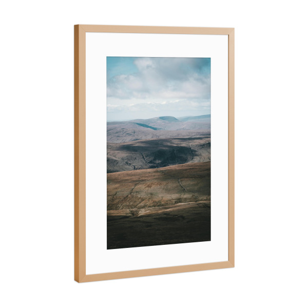 Poster mit Rahmen Kupfer "Hiking in the Brecon Beacons" artboxONE - Natur,Reise