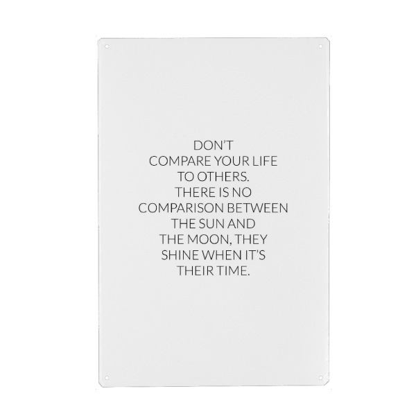 Holzbild "Don't compare" artboxONE - Typografie,Schwarzweiß - Motivation,Inspiration,Mond,Sonne