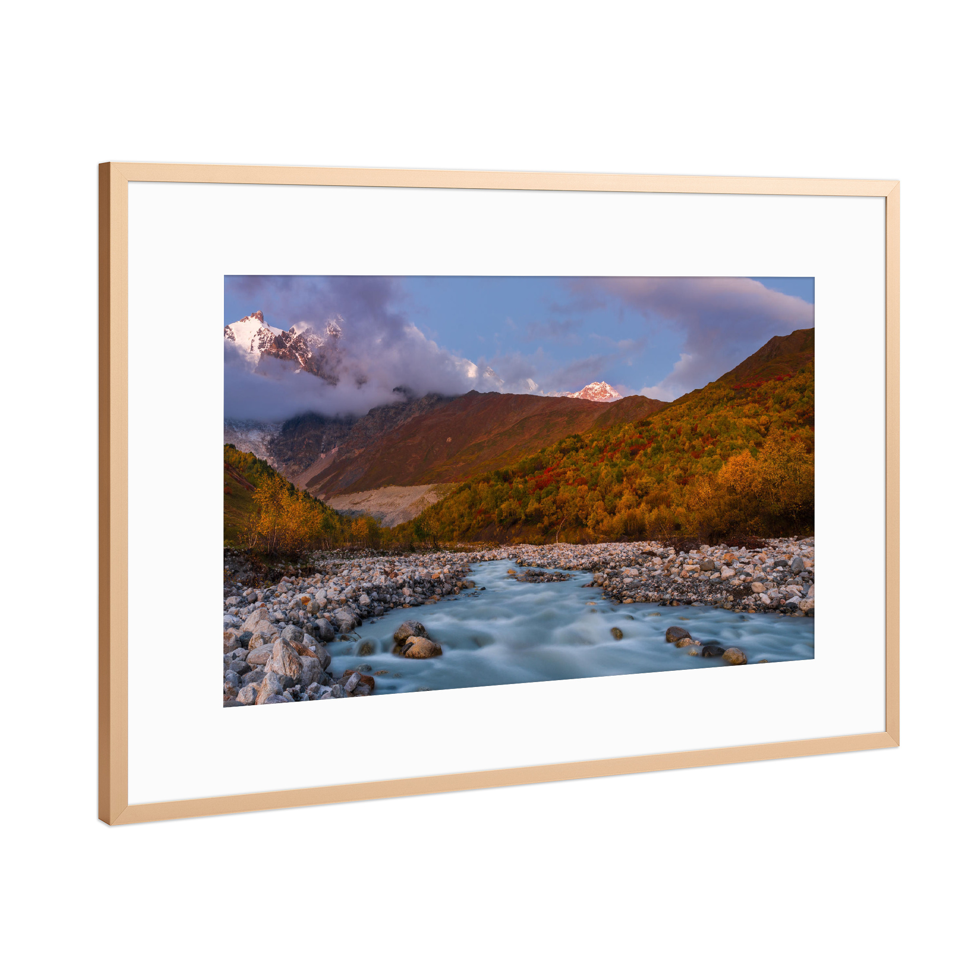 Poster mit Rahmen Kupfer "Awesome autumn" artboxONE - Natur - Herbst,Berge,Fluss,Wasser,Bäume,Farbenfroh,Gletscher,Gipfel,Trekking,Outdoor,Georgia