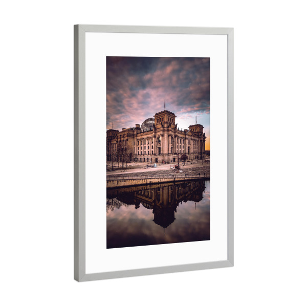 Poster mit Rahmen Silber "Reichstag als Traumwelt" artboxONE - Städte,Städte / Berlin,Architektur