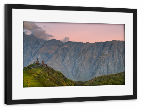 Poster mit Rahmen schwarz "Holy Georgian Light" artboxONE - Natur,Reise - Georgien,Kazbek,Berge,Sonnenuntergang,Kirche,Natur,Outdoor