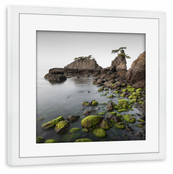 Poster mit Rahmen weiß "Ōita Coastline | Japan" artboxONE - Natur,Reise,Städte / Tokio - Japan,Asien,Baum,Stein,Fels