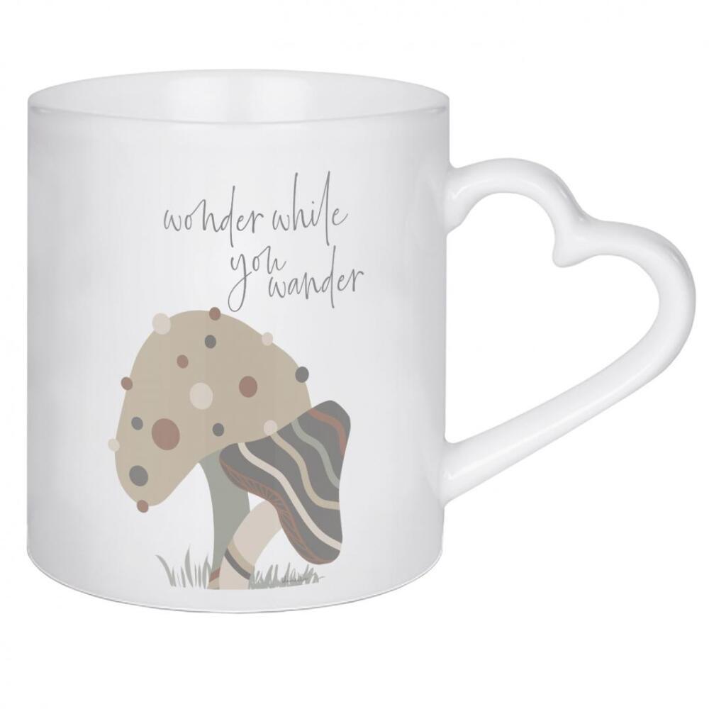 Herztasse "Staunen Sie, während Sie wandern" artboxONE - Typografie,Für Kinder - Pilze,Wunder,Wandern