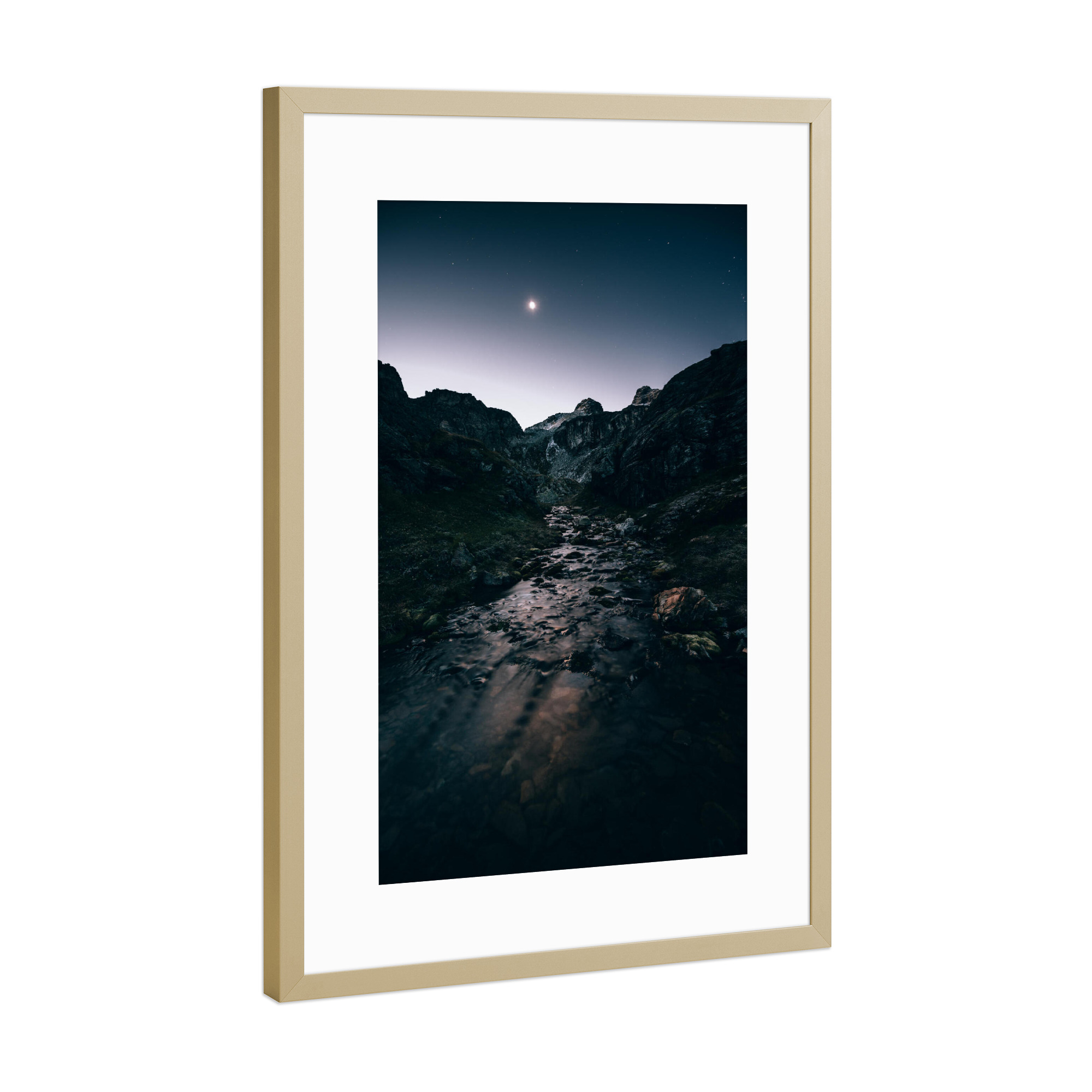 Poster mit Rahmen Gold "Kaerpf at night" artboxONE - Natur