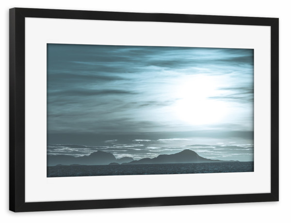 Poster mit Rahmen schwarz "Northern Atlantic" artboxONE - Natur - Norwegen,Meer,Inseln